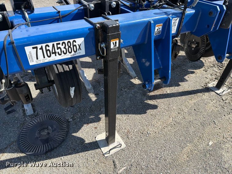 image for item YA5626 2025 Unverferth Blu-Jet Sub-Tiller 4 in-line ripper