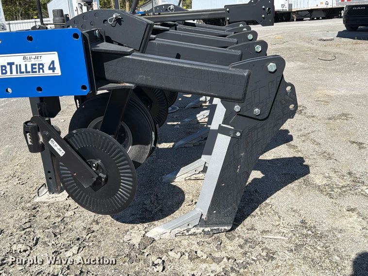 image for item YA5626 2025 Unverferth Blu-Jet Sub-Tiller 4 in-line ripper