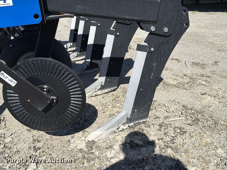 image for item YA5626 2025 Unverferth Blu-Jet Sub-Tiller 4 in-line ripper