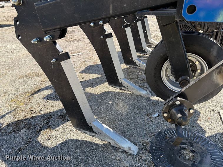 image for item YA5626 2025 Unverferth Blu-Jet Sub-Tiller 4 in-line ripper