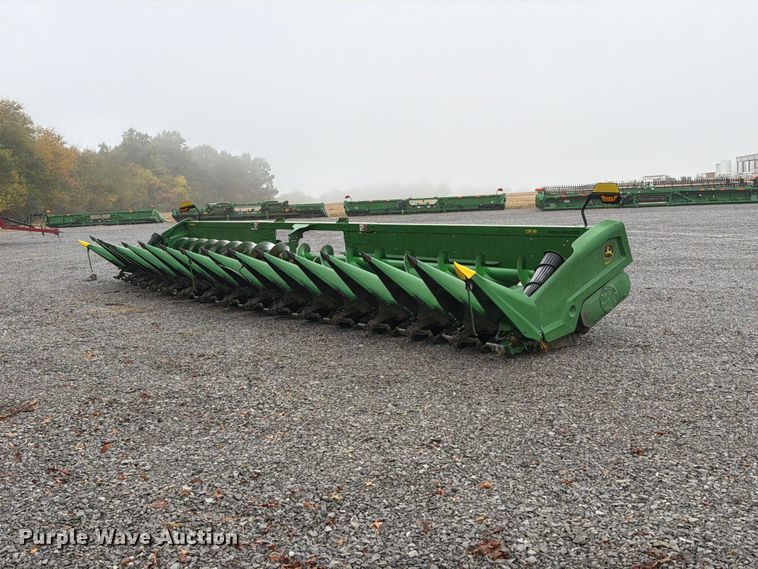 image for item YA5665 2025 John Deere CR 16 StalkMaster corn head