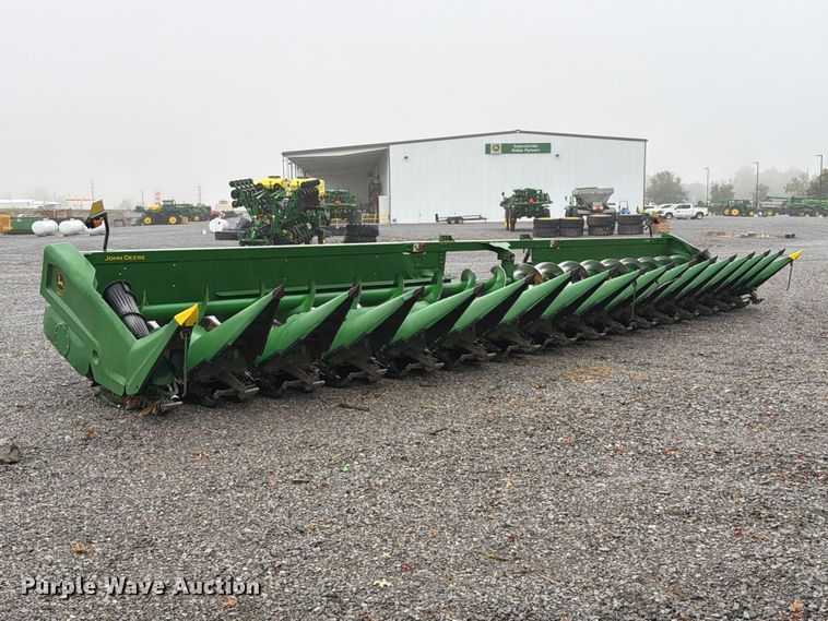 image for item YA5665 2025 John Deere CR 16 StalkMaster corn head