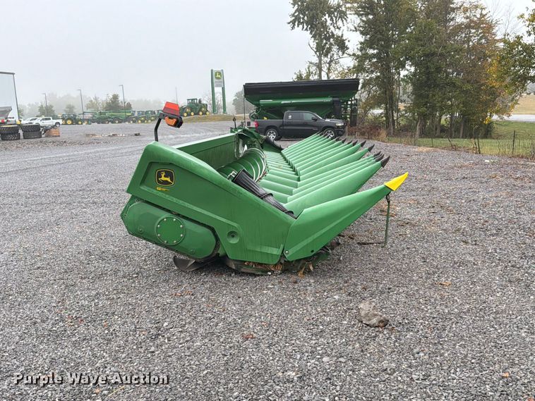image for item YA5665 2025 John Deere CR 16 StalkMaster corn head