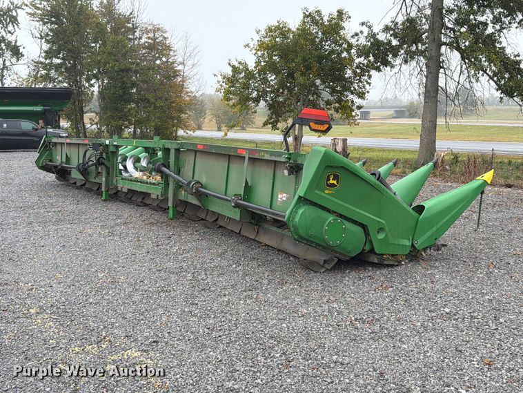 image for item YA5665 2025 John Deere CR 16 StalkMaster corn head