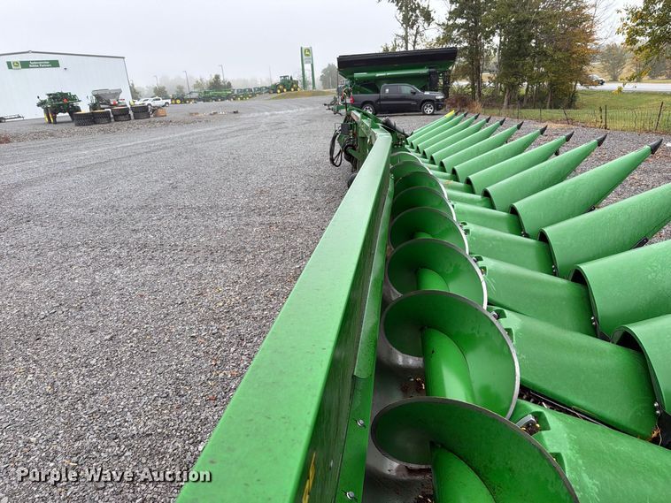 image for item YA5665 2025 John Deere CR 16 StalkMaster corn head