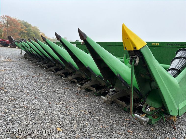 image for item YA5665 2025 John Deere CR 16 StalkMaster corn head