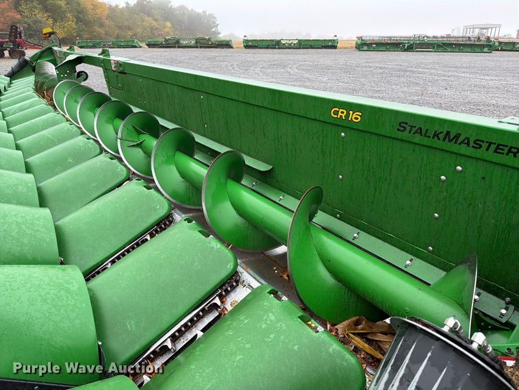 image for item YA5665 2025 John Deere CR 16 StalkMaster corn head