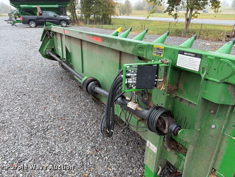 image for item YA5665 2025 John Deere CR 16 StalkMaster corn head