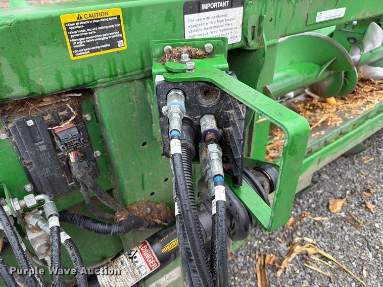 image for item YA5665 2025 John Deere CR 16 StalkMaster corn head