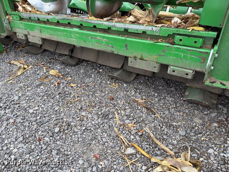 image for item YA5665 2025 John Deere CR 16 StalkMaster corn head