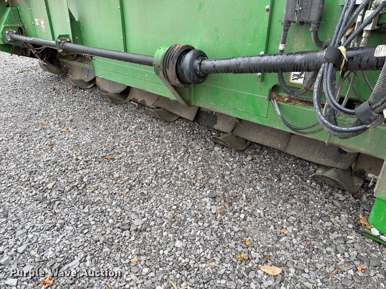 image for item YA5665 2025 John Deere CR 16 StalkMaster corn head