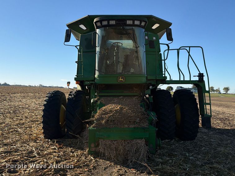 image for item YA5721 2004 John Deere 9660STS combine