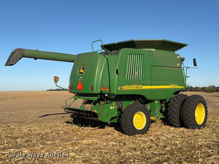 image for item YA5721 2004 John Deere 9660STS combine