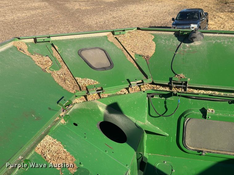 image for item YA5721 2004 John Deere 9660STS combine