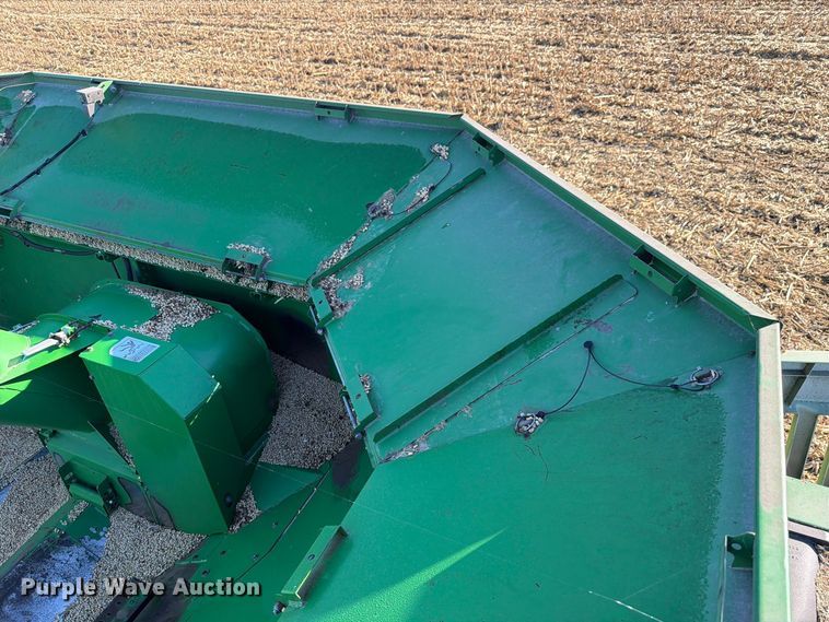 image for item YA5721 2004 John Deere 9660STS combine