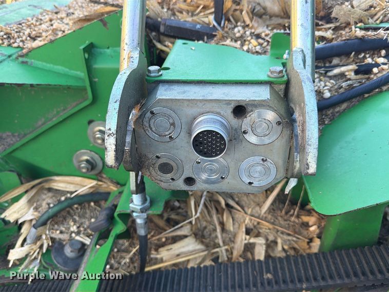 image for item YA5721 2004 John Deere 9660STS combine