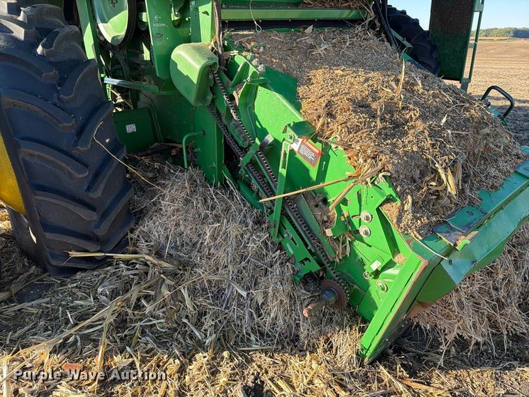 image for item YA5721 2004 John Deere 9660STS combine