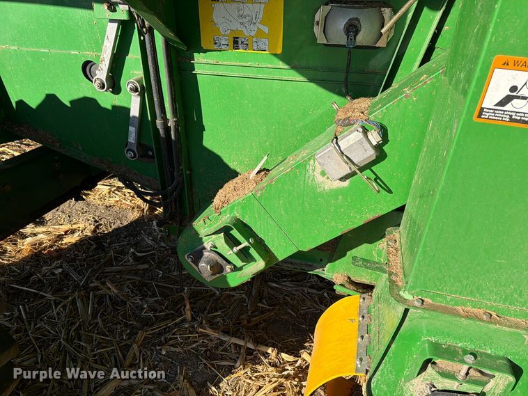 image for item YA5721 2004 John Deere 9660STS combine