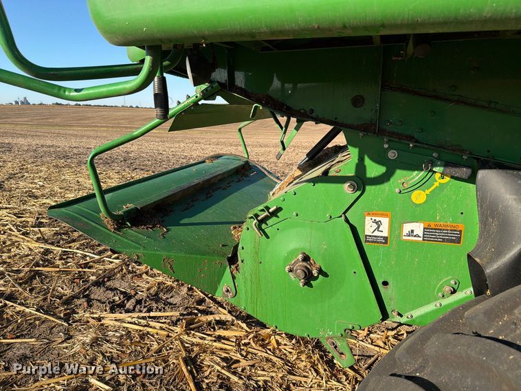 image for item YA5721 2004 John Deere 9660STS combine