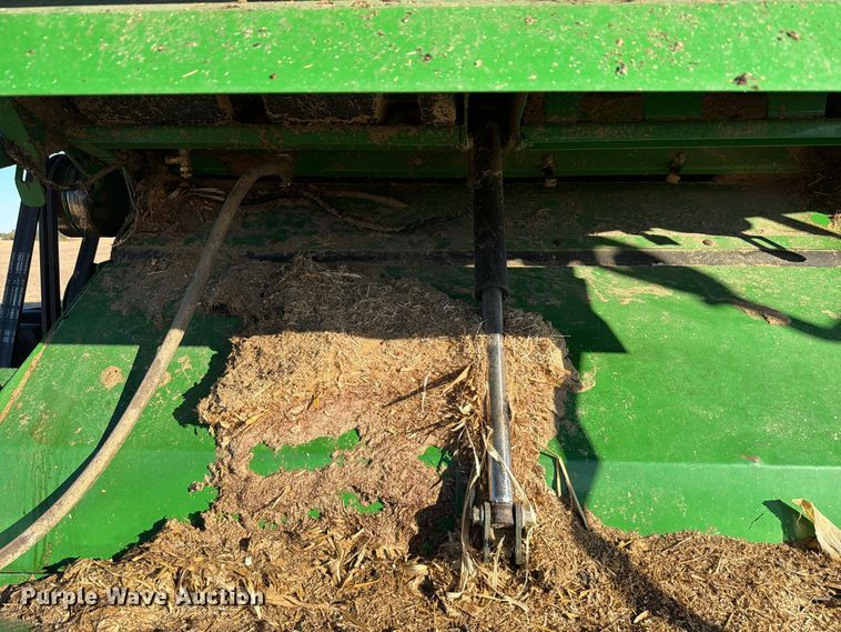 image for item YA5721 2004 John Deere 9660STS combine