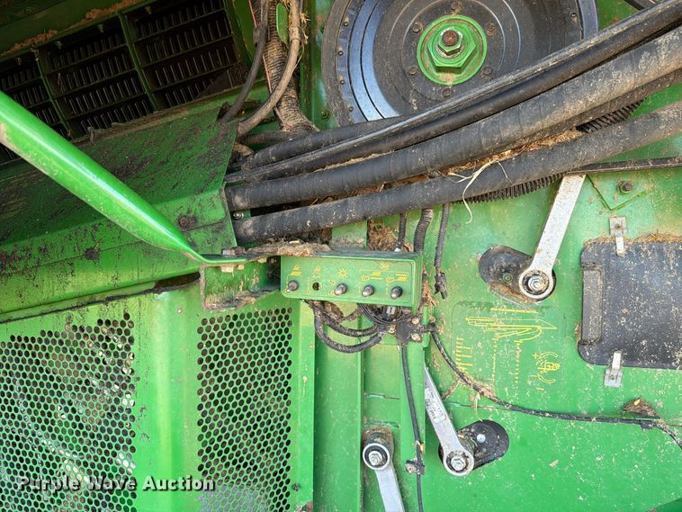 image for item YA5721 2004 John Deere 9660STS combine