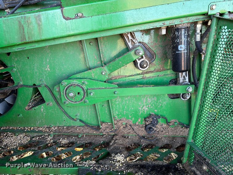 image for item YA5721 2004 John Deere 9660STS combine