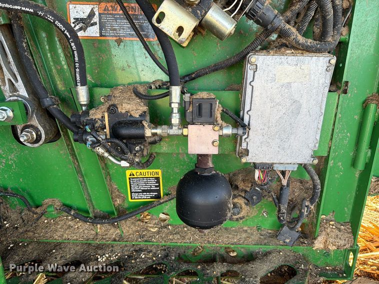 image for item YA5721 2004 John Deere 9660STS combine