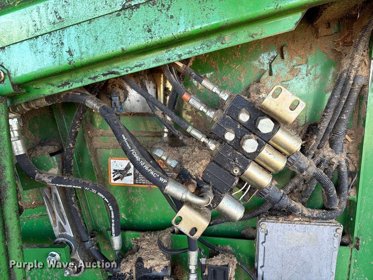 image for item YA5721 2004 John Deere 9660STS combine