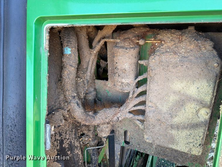 image for item YA5721 2004 John Deere 9660STS combine