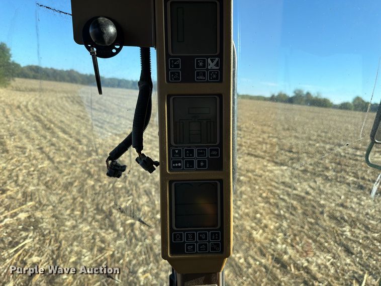 image for item YA5721 2004 John Deere 9660STS combine
