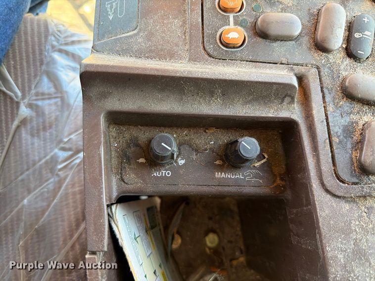 image for item YA5721 2004 John Deere 9660STS combine