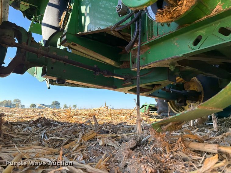 image for item YA5721 2004 John Deere 9660STS combine