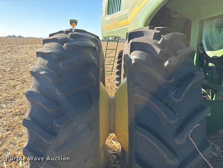 image for item YA5721 2004 John Deere 9660STS combine