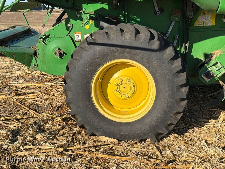 image for item YA5721 2004 John Deere 9660STS combine