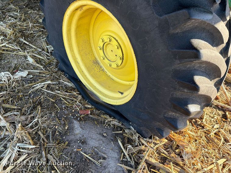 image for item YA5721 2004 John Deere 9660STS combine