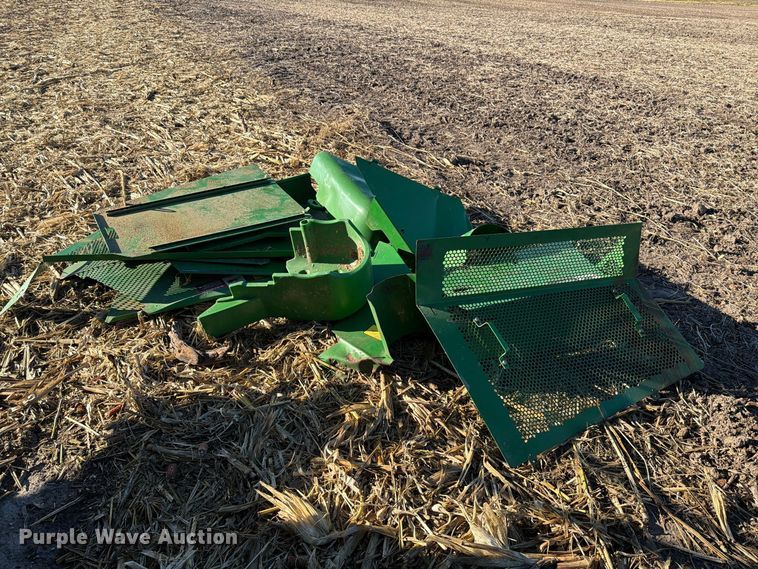 image for item YA5721 2004 John Deere 9660STS combine