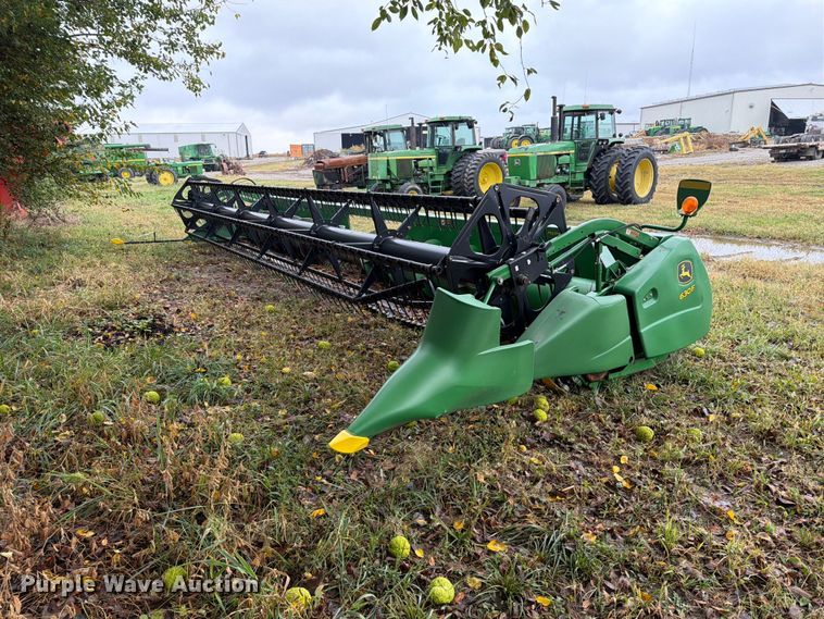 image for item YA5722 2010 John Deere 630F HydraFlex flex draper head