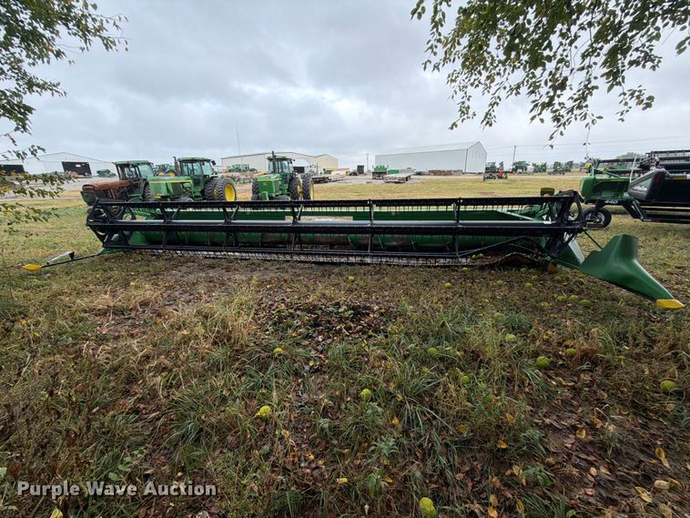 image for item YA5722 2010 John Deere 630F HydraFlex flex draper head