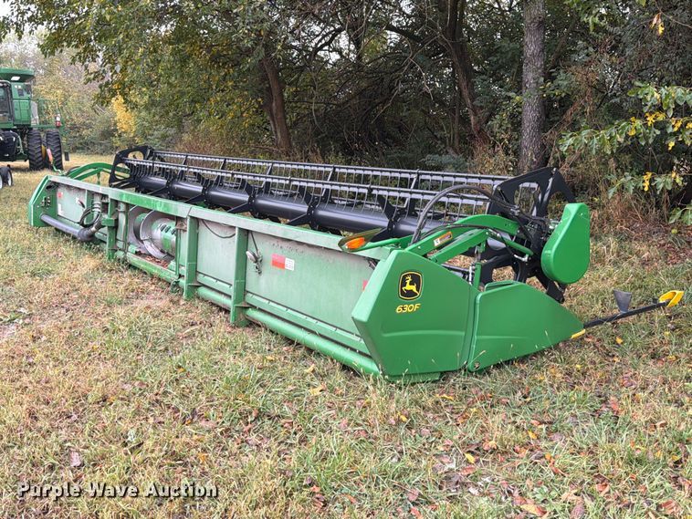 image for item YA5722 2010 John Deere 630F HydraFlex flex draper head
