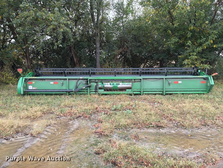 image for item YA5722 2010 John Deere 630F HydraFlex flex draper head