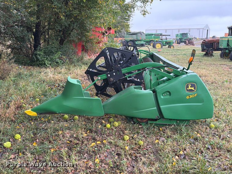 image for item YA5722 2010 John Deere 630F HydraFlex flex draper head