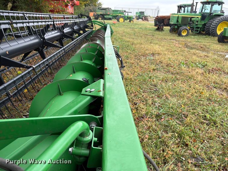 image for item YA5722 2010 John Deere 630F HydraFlex flex draper head