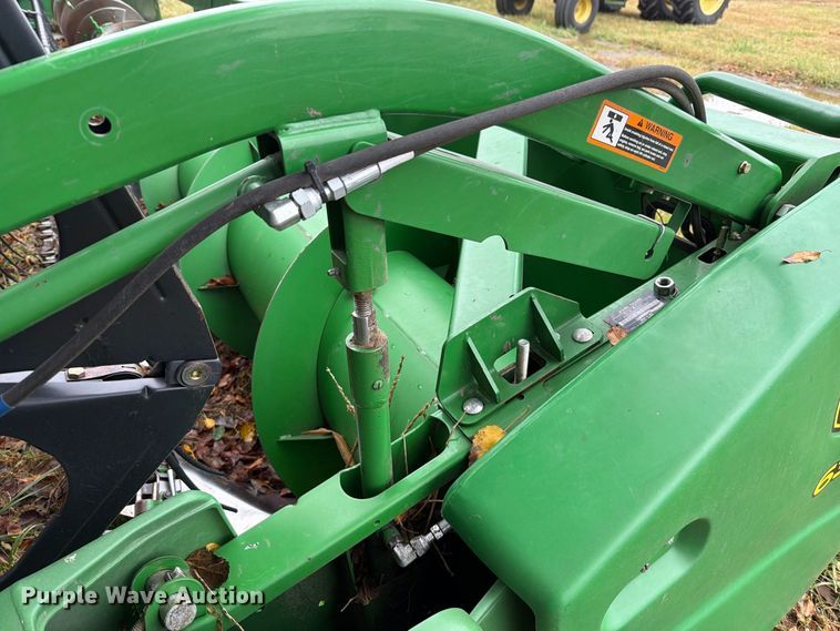 image for item YA5722 2010 John Deere 630F HydraFlex flex draper head