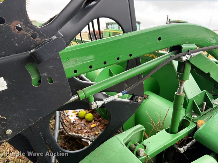 image for item YA5722 2010 John Deere 630F HydraFlex flex draper head
