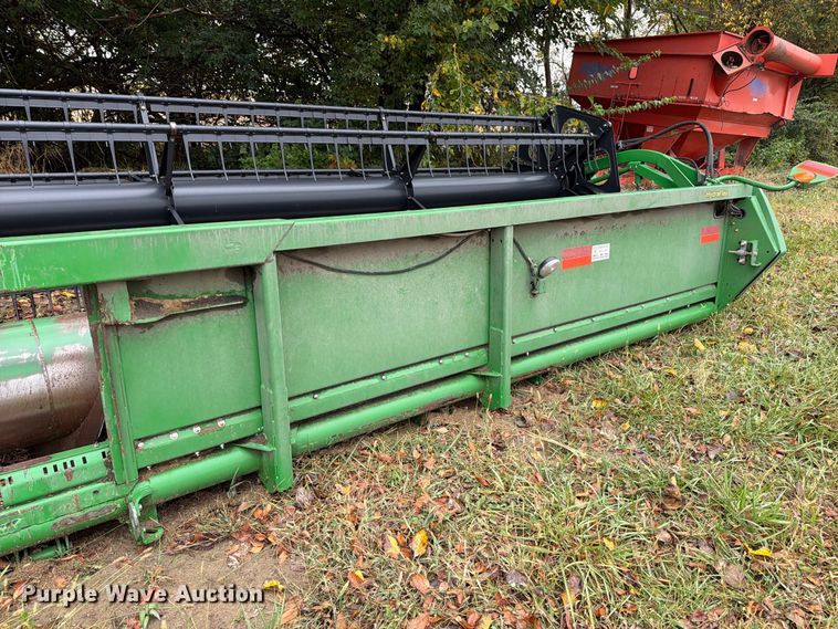 image for item YA5722 2010 John Deere 630F HydraFlex flex draper head