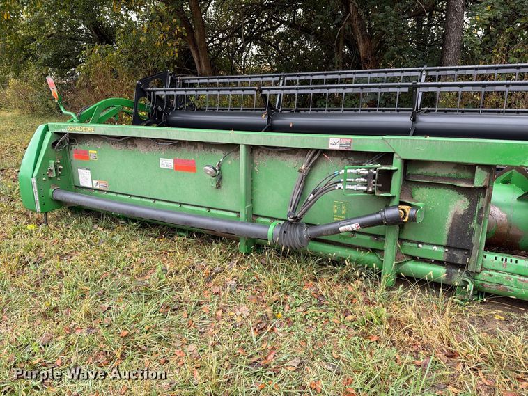 image for item YA5722 2010 John Deere 630F HydraFlex flex draper head