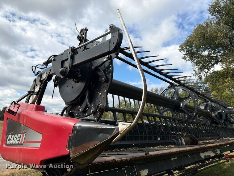 image for item YA5738 2011 Case IH 2162  35M10 2BH flex draper head