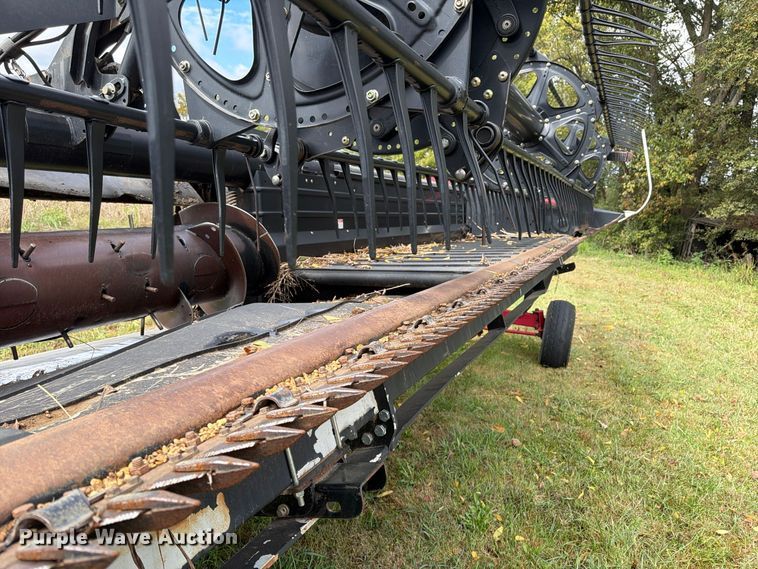 image for item YA5738 2011 Case IH 2162  35M10 2BH flex draper head