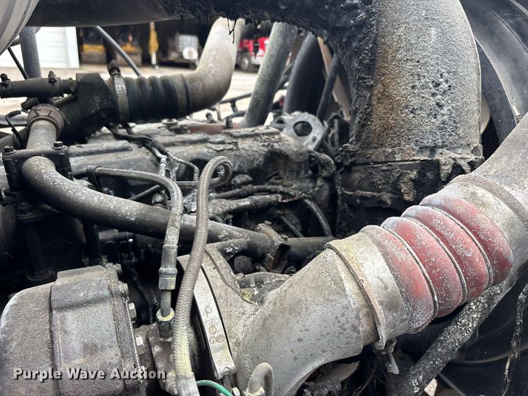 image for item DT0121 2007 Mack semi truck