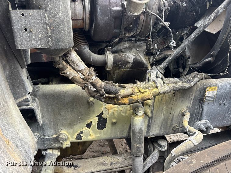 image for item DT0121 2007 Mack semi truck